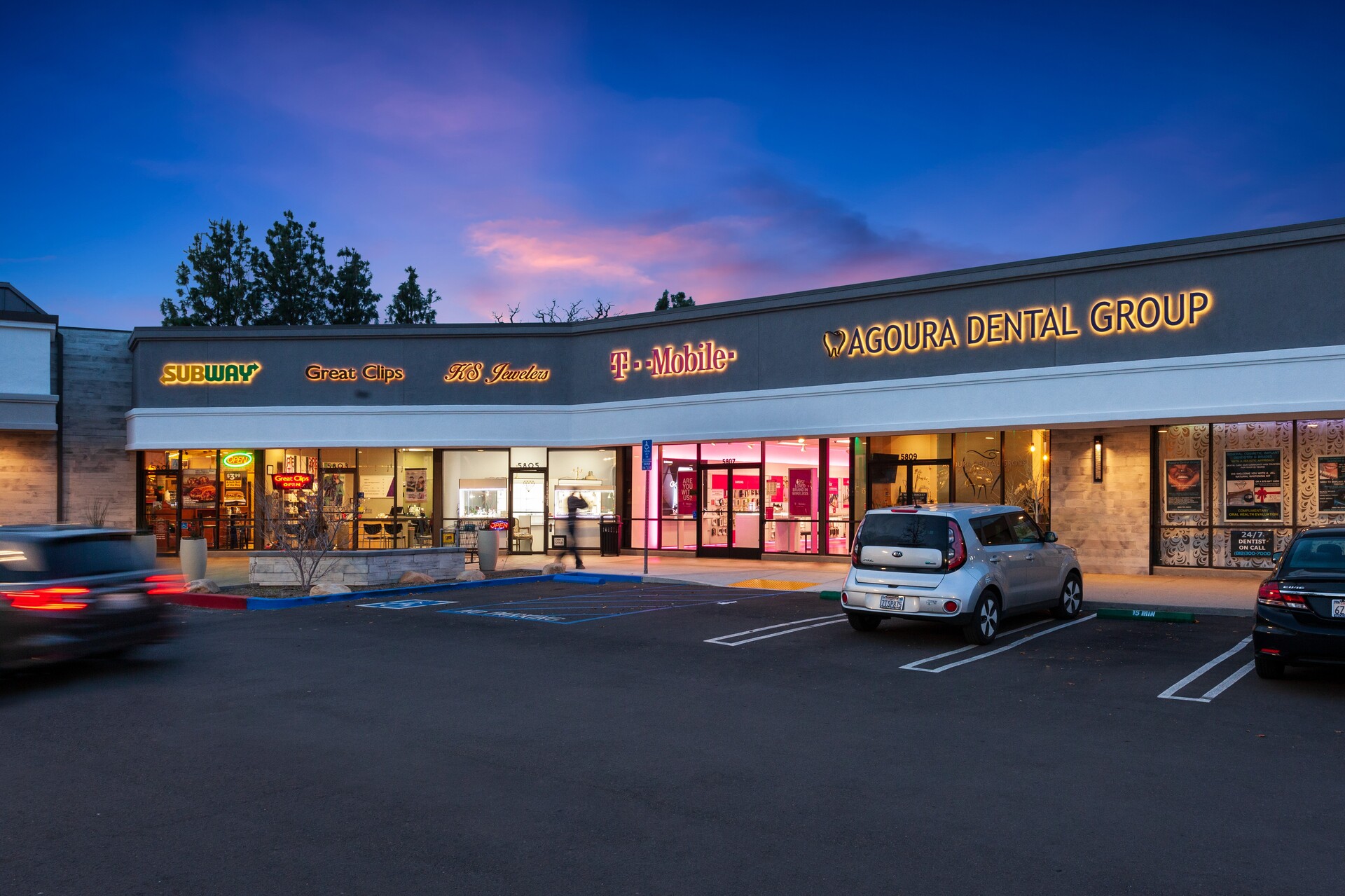 Twin Oaks Shopping Center in Agoura Hills, California