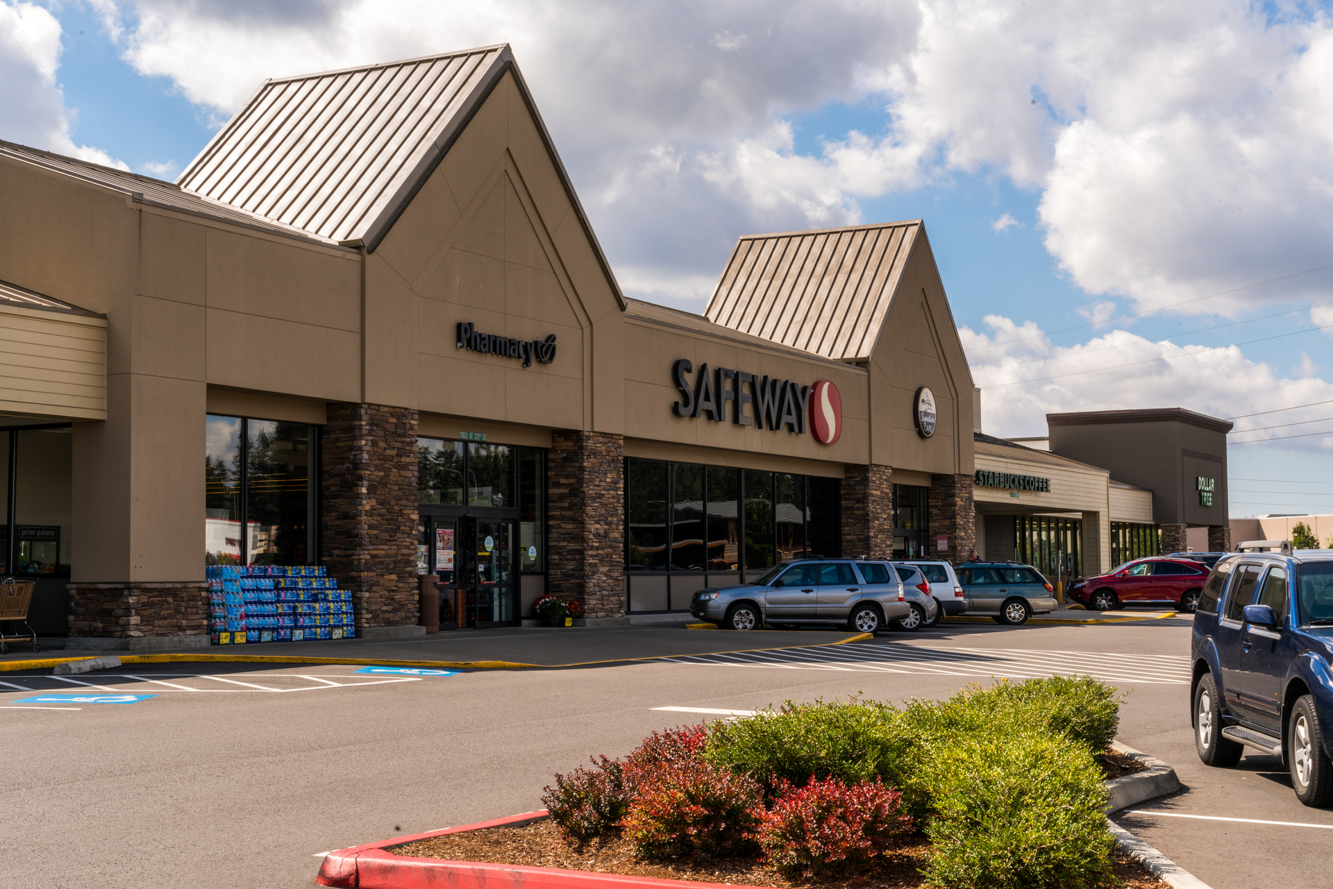 Covington Square in Covington, Washington