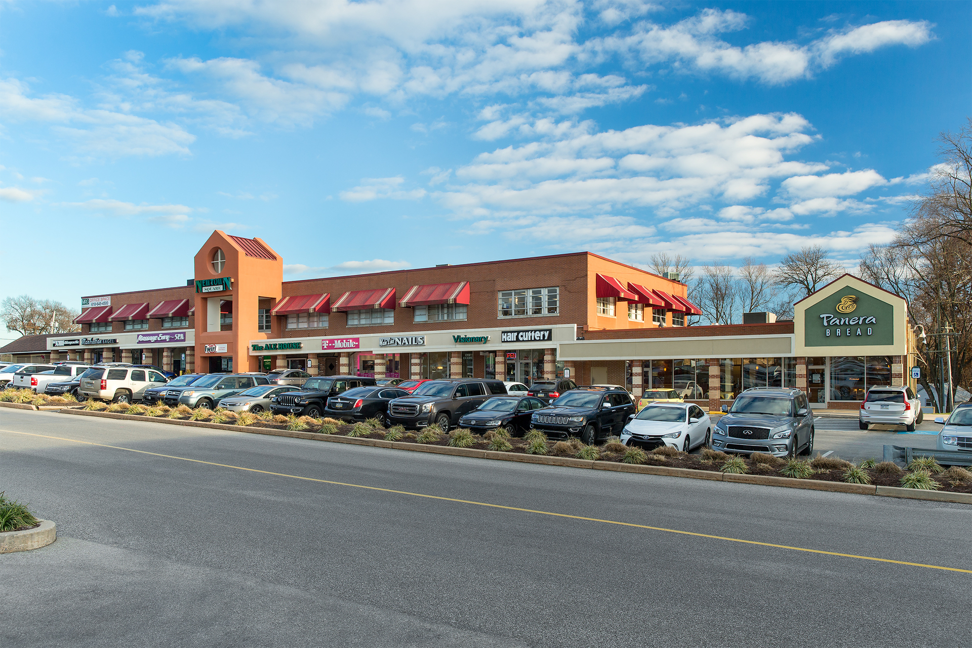 Newtown Square Shopping Center