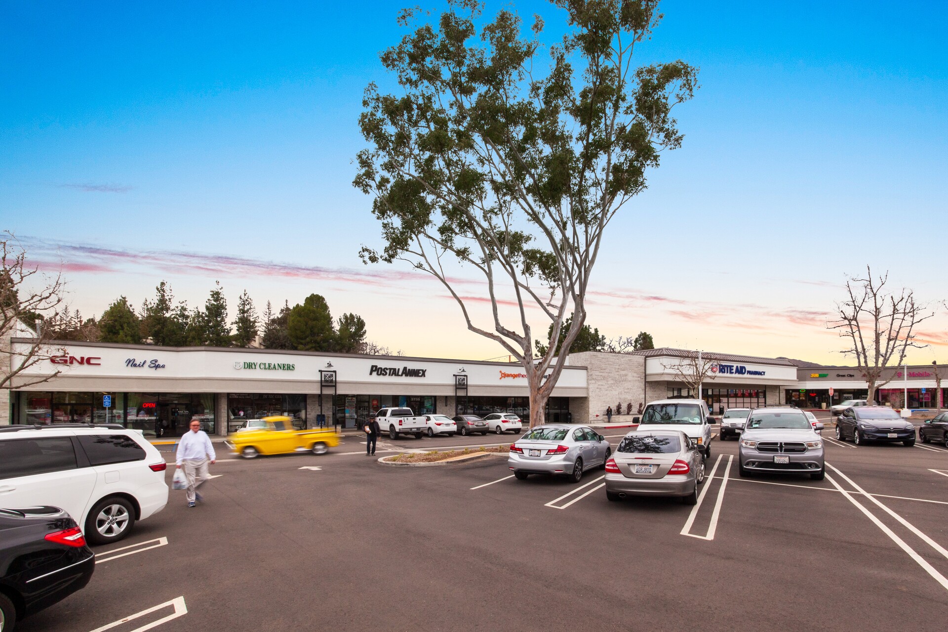 Twin Oaks Shopping Center in Agoura Hills, California